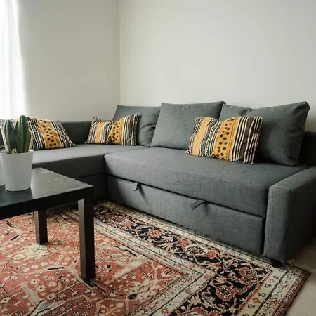 아파트 Modern Cozy Apartment, Nearby The Station *