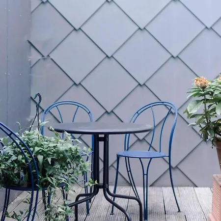 Modern Cozy Apartment, Nearby The Station 아파트 *